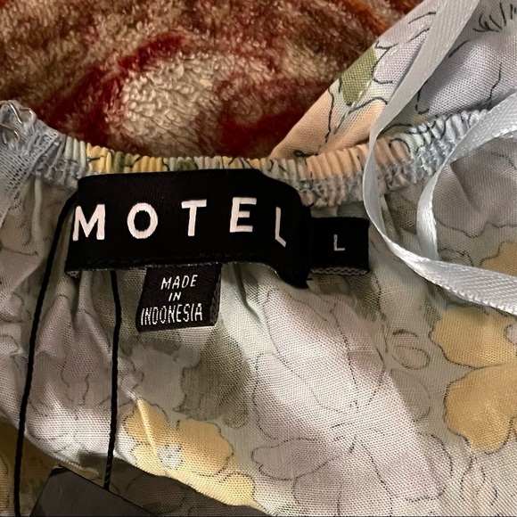 MOTEL ROCKS LEANA FLORAL DRESS - Picture 3 of 3